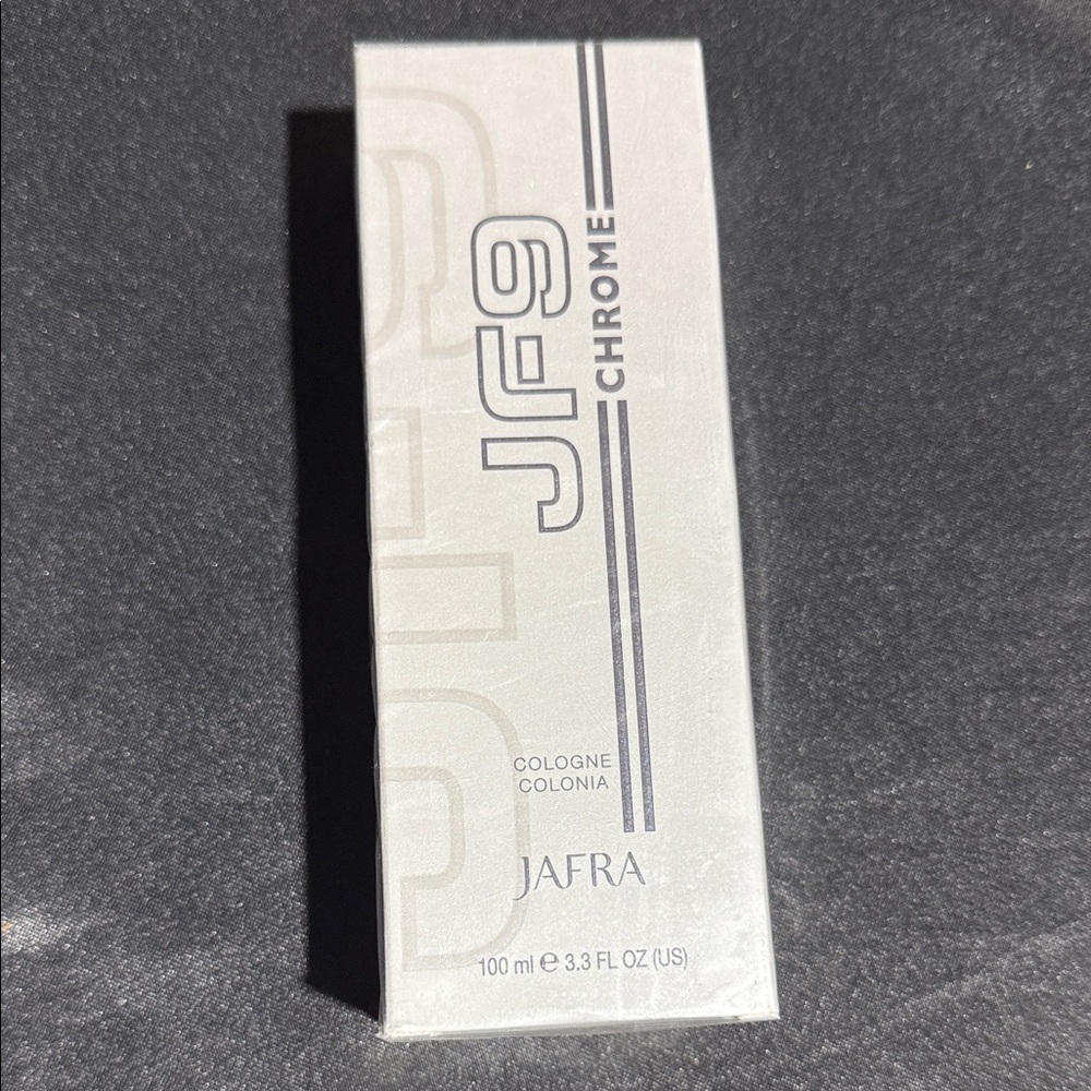JAFRA JF9 Chrome Fragrance in Silver Box